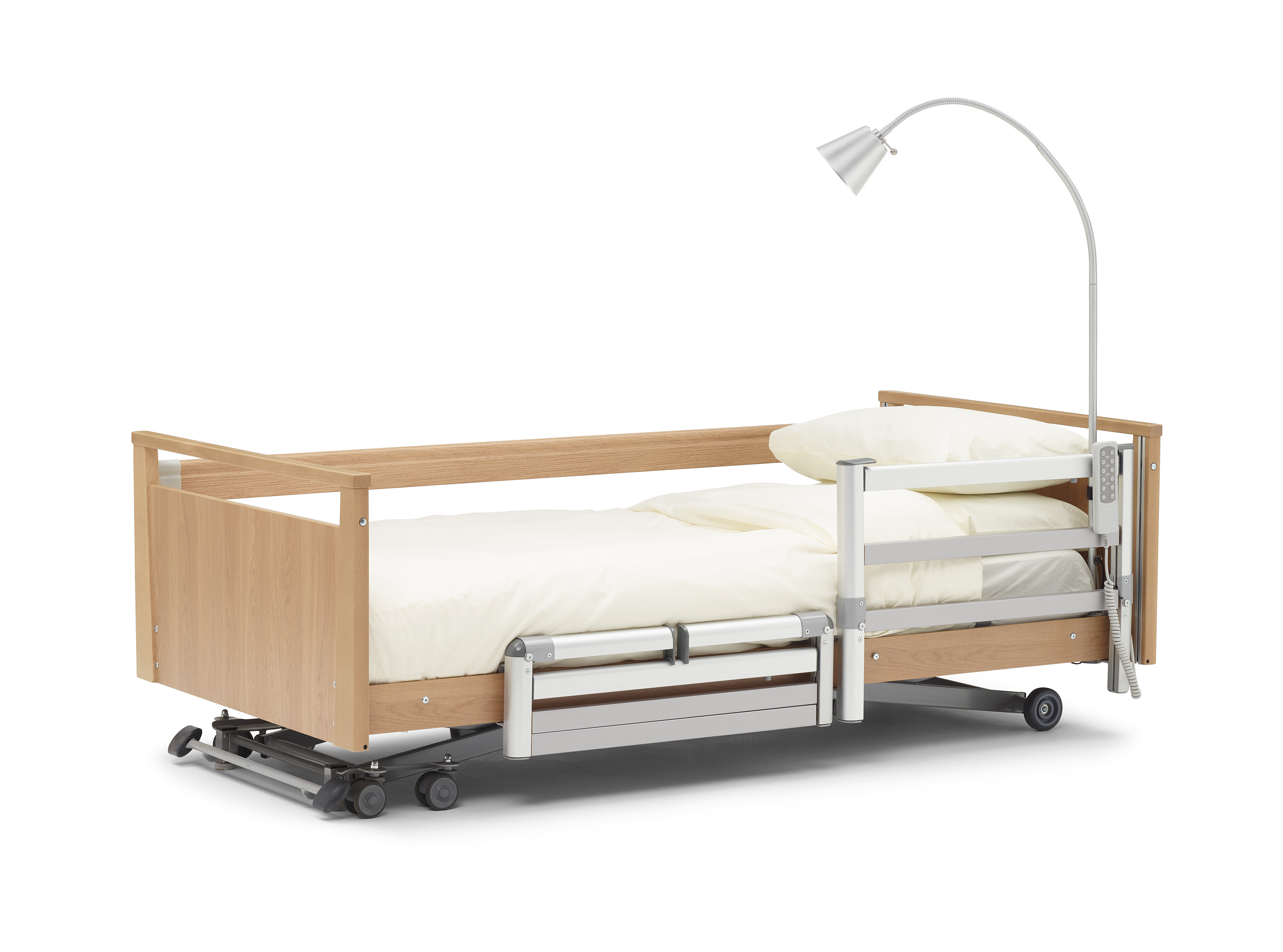 Impress 3 bed c/w Classic head/foot boards, side skirts, 2 x aluminium split side rails and 2 x side rails
Finish: Light Sorano Oak